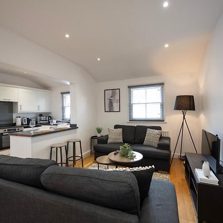 3-Bedroom Charming Central House แคนเทอร์เบอรี ภายนอก รูปภาพ