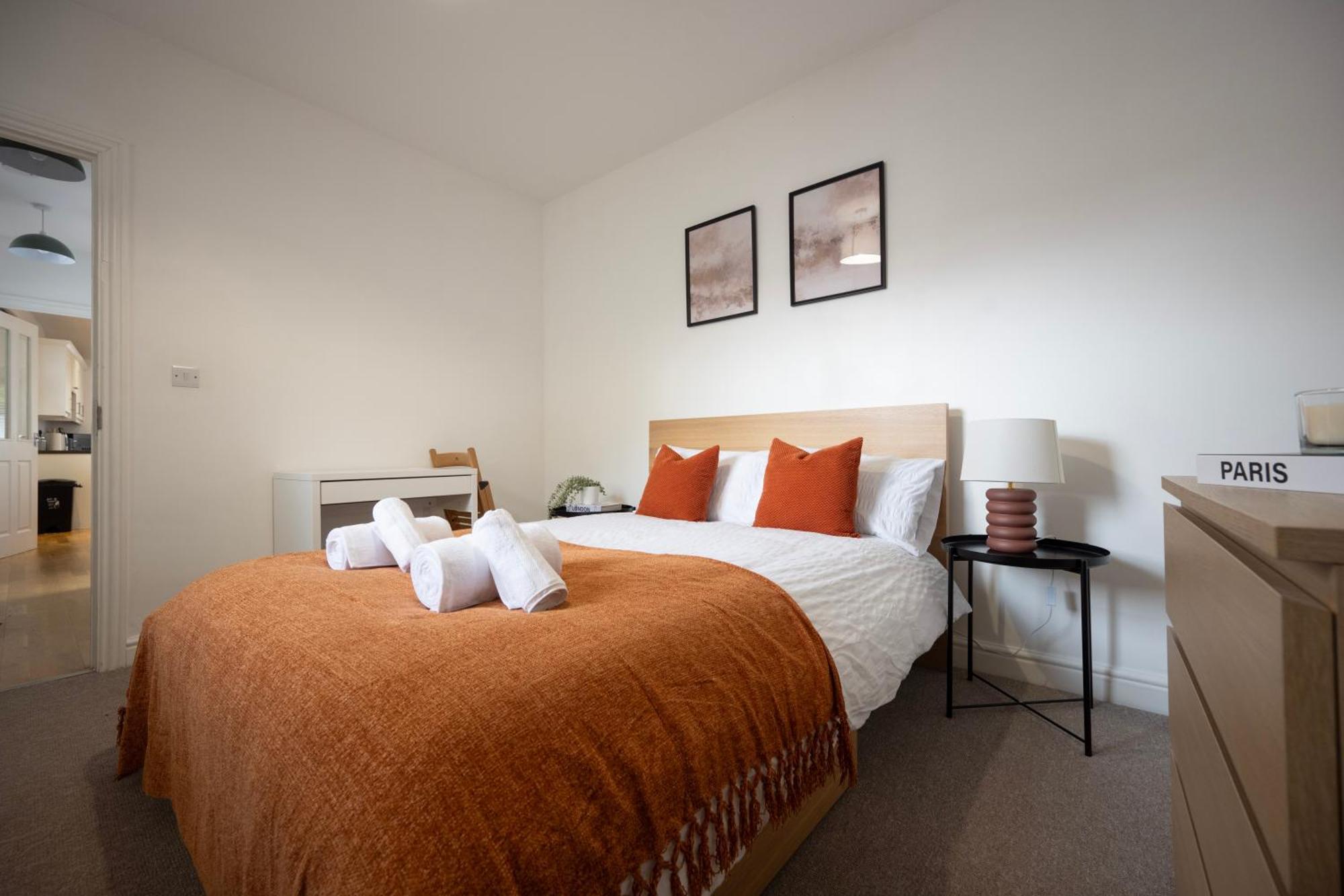 3-Bedroom Charming Central House แคนเทอร์เบอรี ภายนอก รูปภาพ