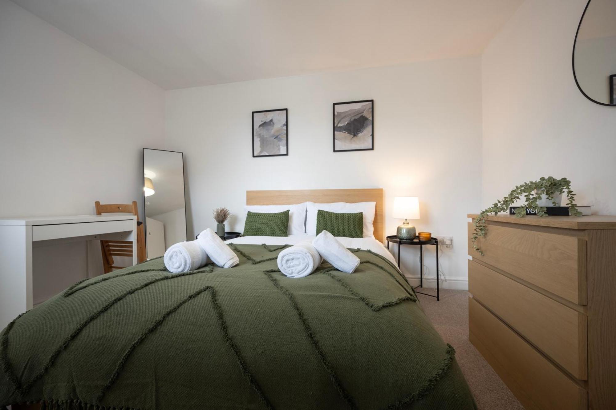3-Bedroom Charming Central House แคนเทอร์เบอรี ภายนอก รูปภาพ